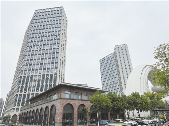 位于(yu)濱江(jiang)新(xin)區(qu)的(de)公(gōng)寓受到(dao)不少投(tou)資(zi)者、創業者及(ji)年(nian)輕人(ren)的(de)青睐。