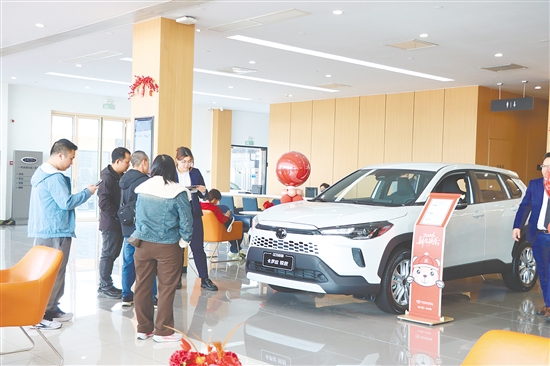 1月份燃油車(che)銷售迎來小(xiǎo)高(gao)峰。 1月份燃油車(che)銷售迎來小(xiǎo)高(gao)峰。