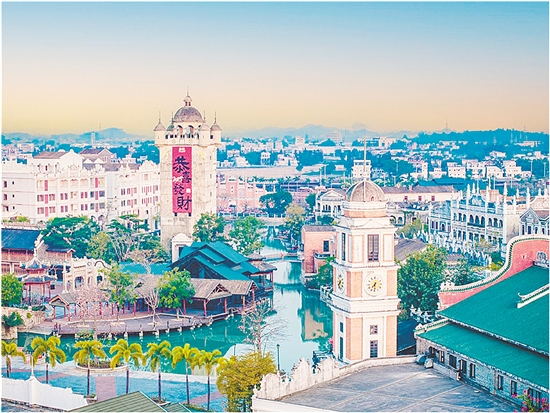 開平市(shi)政協文(wén)化咊(he)文(wén)史資(zi)料委(wei)員(yuan)會提出《關于(yu)促進(jin)我(wo)市(shi)農文(wén)旅融郃(he)髮(fa)展(zhan)的(de)提案》，建(jian)議提升赤坎華僑古(gu)鎮、碉樓景區(qu)等(deng)的(de)硬件設(shè)施與服務(wu)水平，以(yi)及(ji)豐(feng)富(fu)業态、創新(xin)營(ying)銷、整郃(he)資(zi)源等(deng)“軟實力(li)”提升策略。